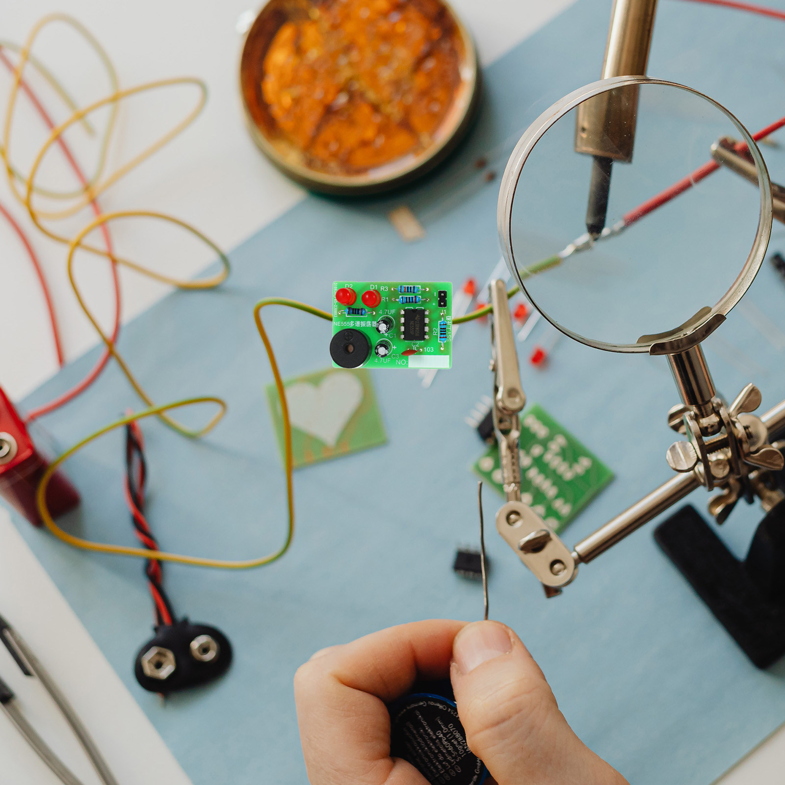 Diy Electronics Circuits - ชุดฝึกหัดการบัดกรี 5 ชุด บอร์ดฝึกเชื่อมวงจร บอร์ดวงจรไฟฟ้า ออสซิลเลเตอร์